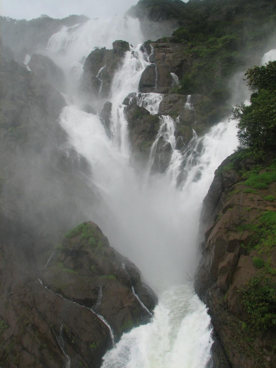 Download this Dudhsagar Near picture